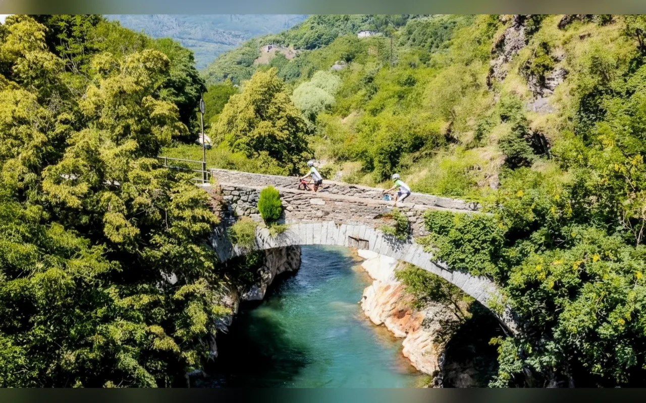 Esterni di Nido Nel Borgo, Esine (Lombardia) (foto 2)